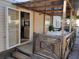 Campings SERENITY 565 au Lac Des Reves-camping 4 etoiles-mobil home 3ch-6pl-clim-sdb- wc separe-au calme, belle vue sur le lac, sans vis a vis : photos des chambres