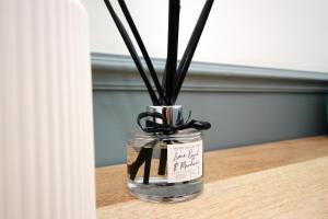 Elegant 3BR Bath Home, Sleeps 6, Driveway Parking, Families and Contractors Stay