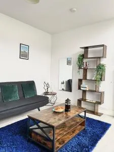 Cosy Prenton home near Tranmere Club and Liverpool - Birkenhead