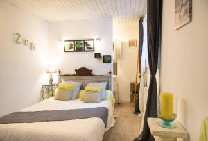 Maisons de vacances Maison de 5 chambres avec jacuzzi terrasse et wifi a Longeville sur Mer : photos des chambres