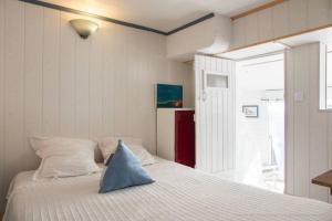 Maisons de vacances Maison de 5 chambres avec jacuzzi terrasse et wifi a Longeville sur Mer : photos des chambres