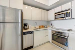 Infinite View Balcony with Pool, Gym and Near Beach