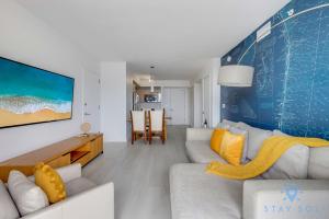 Infinite View Balcony with Gym, Pool and Near Beach