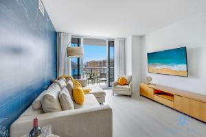 Infinite View Balcony with Gym, Pool and Near Beach