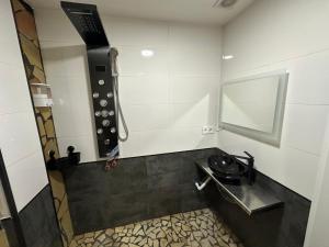 Rooms in Seafront Villa