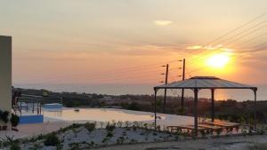 In 2015 fertiggestelltes Ferienhaus mit privatem Pool und Meerblick