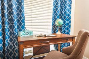 Private Patio-Cubbies Close By-Easy Freeway Access