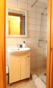 Nida Inn Self Check-in