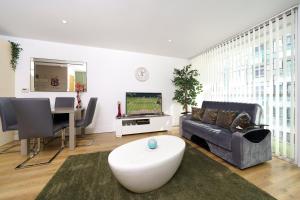 COBALT POINT, South Quay