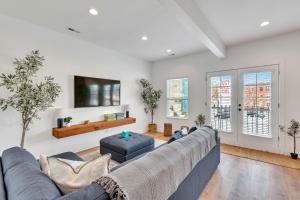 Four-Bedroom Apartment room in Bright Modern 4Bd 2Ba in the Heart of Wrigleyville condo