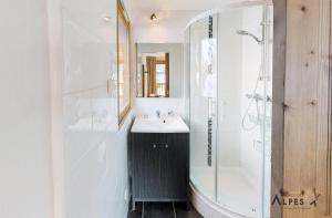 Chalets Chalet Villette - Magnifique logement compose de 8 chambres MAE-3744 : photos des chambres