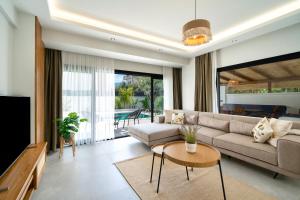 Casa Oliva City 1 with Sauna Pool Patio & BBQ