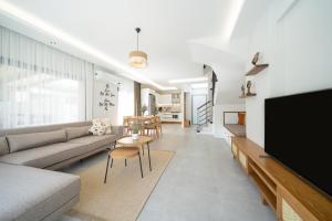 Casa Oliva City 1 with Sauna Pool Patio & BBQ