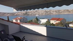 Apartments Puntica 5 person Rab