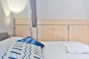 Appartements duplex 3 et 4 personnes - Climatisation - Village elu parmi les 