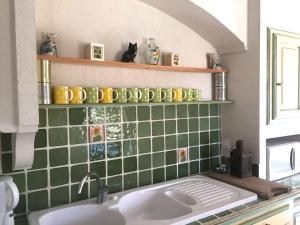 Maisons de vacances Maison de 2 chambres avec piscine partagee terrasse amenagee et wifi a Valaurie : photos des chambres