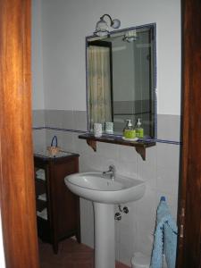 Appartamento con 2 Camere da Letto e Vista Piscina