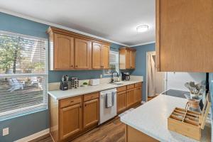 The Hickory House with Firepit- Boat Ramp Access to Cedar Creek Lake