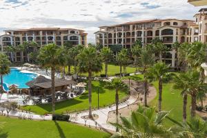 Paraiso del Mar Condominiums