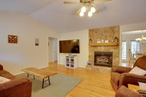 Mineral Getaway with Grill, Fire Pits and Boat Docks!