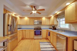 Mineral Getaway with Grill, Fire Pits and Boat Docks!