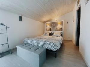 Maisons de vacances Gite de Saint Florent - Piscine & Spa : photos des chambres