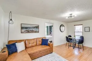 Jefferson City Bungalow Hot Tub and Patio! - Apache Flats