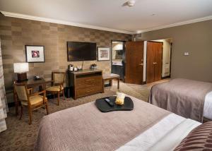 King Suite - Non-Smoking room in Best Western Premier Helena Great Northern Hotel