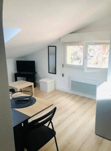 Les flamants Roses la Capte Clim 4pers 100m plage