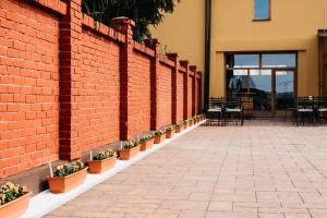 Pansion Mihića dvori