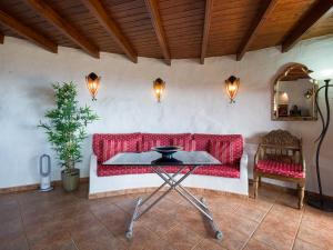 Castillo Lanzarote Villa Bentley - Luxury Villa -sleep in a volcanic cave