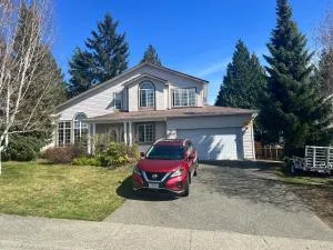 Yellow Door Suite - Sayward