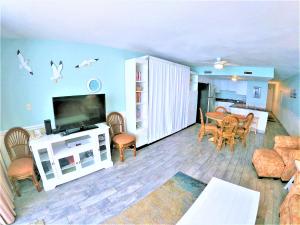 Beautiful Oceanfront Condo 609