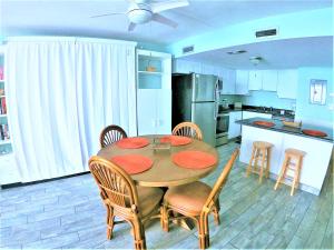 Beautiful Oceanfront Condo 609
