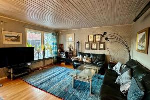 Familjevänligt hus nära City (Gratis Parkering)