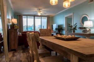 Charming Walk-Out No Elevator Needed! Waterscape A233