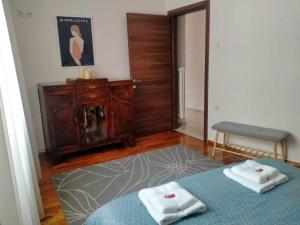 2BDR Downtown Veria Peach Blossom