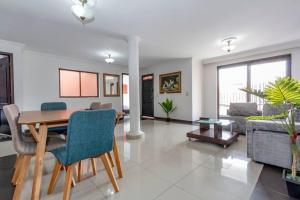 ¡Apartamento HOME LAURELES excelente ubicación! - 3-звездочные отели в городе Медельин