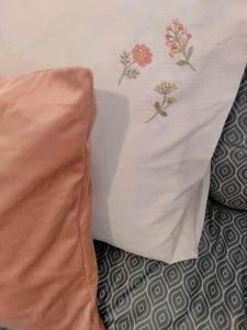 2BDR Downtown Veria Peach Blossom