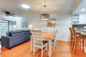 Walkable Bradenton Beach Condo with Resort Access