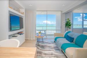 Modern Jewel Beachfront Isla Verde