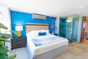 Modern Jewel Beachfront Isla Verde