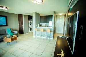 Enchanted Jewel 9 Beachfront Pool