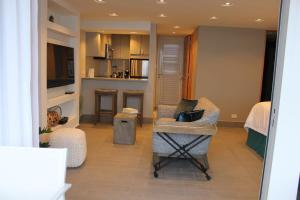 Enchanted 17 Jewel Beachfront Luquillo -Pool