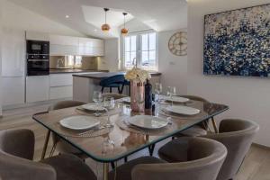 Apartments with parking space Kastel Luksic, Kastela - 22141