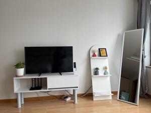 Hongdae Guesthouse3 1min from Hongik Uni station Exit #1