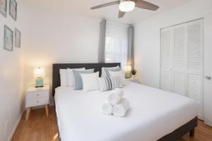 4 Bedroom 2 Bath with Ocean View Hot Tub Parking