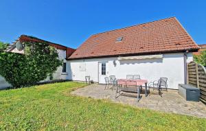 3 Bedroom Cozy Home In Blankensee Ot Watzkend