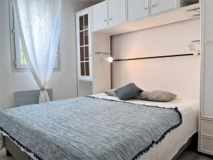 Charmant T2 climatisé avec piscine, terrasse, parking et Wi-Fi - 4 couchages, Le Lavandou - FR-1-251-540
