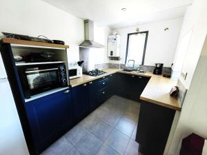 Villa 4 pers avec Jardin, Piscine & Parking à 15 min de la Plage - FR-1-607-189